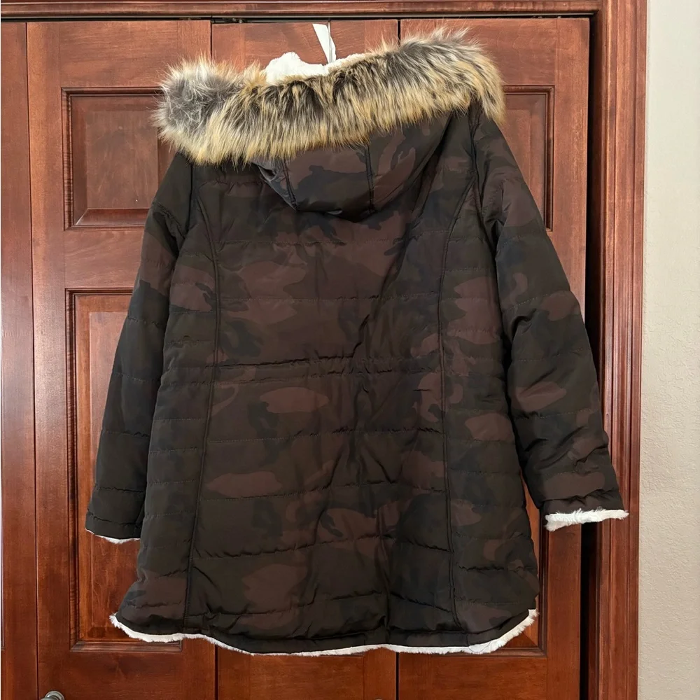 Canada Weather Gear Women's Brown Camouflage Puffer Jacket - Picture 6 of 8